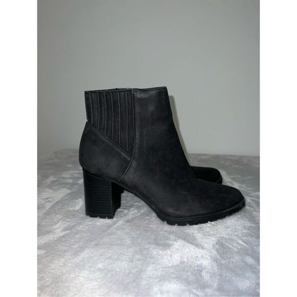 Kelly & Katie Shoes - Women’s Zip Up Platform Faux Leather Black Heeled Ankle Bootie 9
